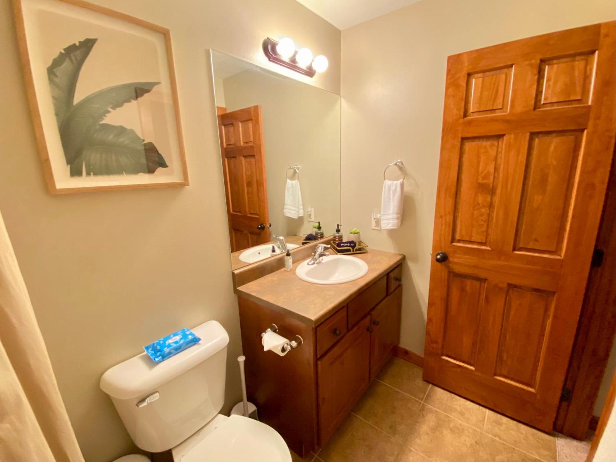 Boho Bungalow On The Pond W/ Hot Tub Arnolds Park المظهر الخارجي الصورة